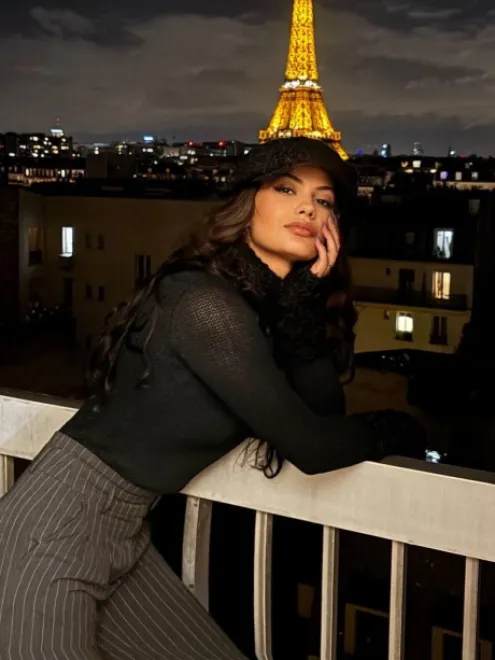 Brunette Brazilian escort in Earl's Court - Francisca - image 17