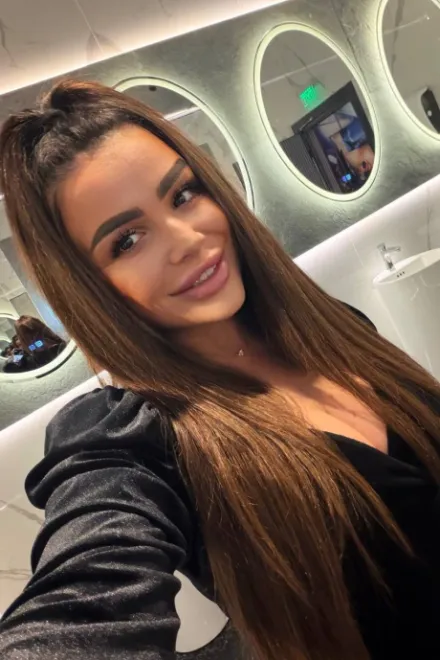 Brunette Eastern European escort in Baker Street - Jovita - image 14