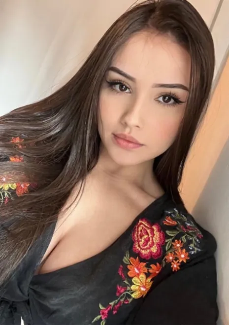 Light Brown Brazilian escort in Earl's Court - Adallyn - image 13