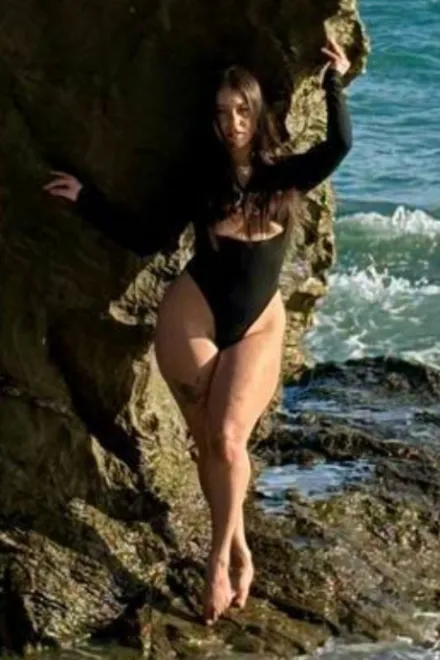 Brunette French escort in Notting Hill Gate - Nickla - image 8