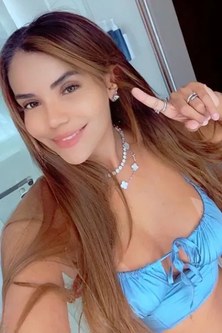 Brunette Brazilian escort in Kensington - Virtu - image 12