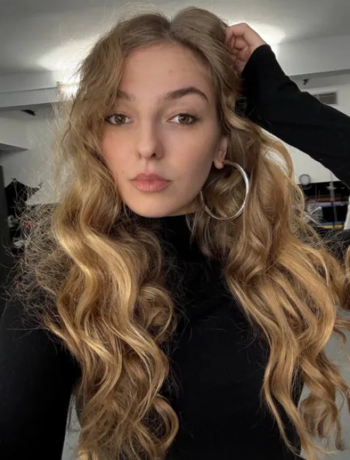 Blonde Russian escort in Earl's Court - Gardenia - image 18