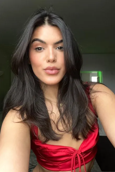 Brunette Brazilian escort in Euston - Izaura - image 19