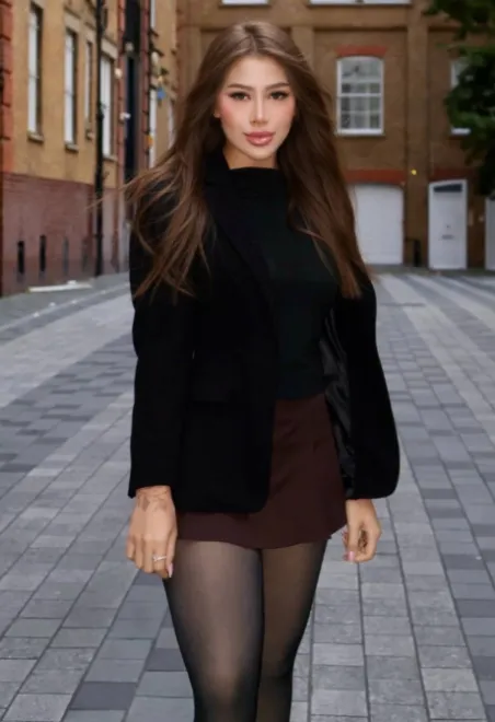 Brunette Brazilian escort in Knightsbridge - Delfa - image 16