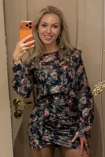 Blonde Russian escort in Earl's Court - Silver - image 15