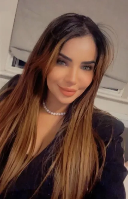 Brunette Brazilian escort in Kensington - Virtu - image 7