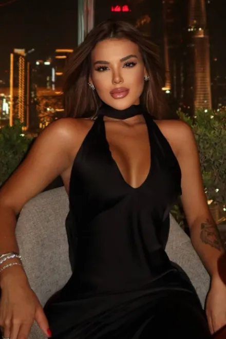 Brunette Brazilian escort in Marylebone - Veruca - image 17