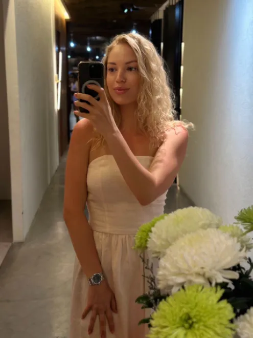 Blonde Russian escort in Earl's Court - Silver - image 14