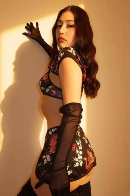 Light Brown Brazilian escort in Earl's Court - Mitzy - image 7