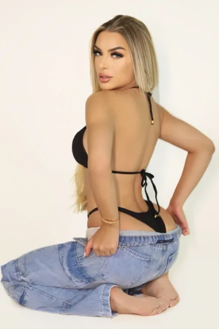 Blonde Brazilian escort in Goodge Street - Makadi - image 9