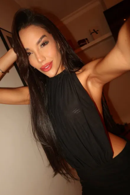 Brunette Brazilian escort in High Street Kensington - Vega - image 21