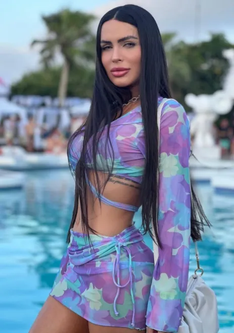 Brunette Brazilian escort in Baker Street - Bevini - image 18