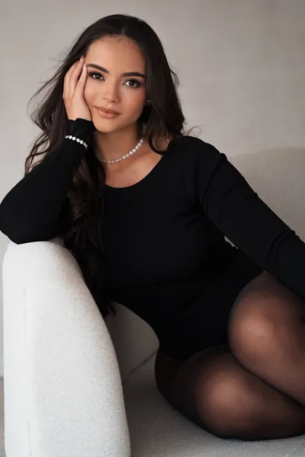Brunette Brazilian escort in Gloucester Road - Muneca - image 2