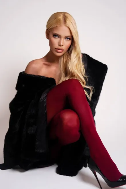 Blonde Brazilian escort in Earl's Court - Apollo - image 3