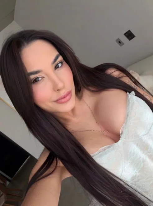 Brunette Brazilian escort in Earl's Court - Enea - image 14