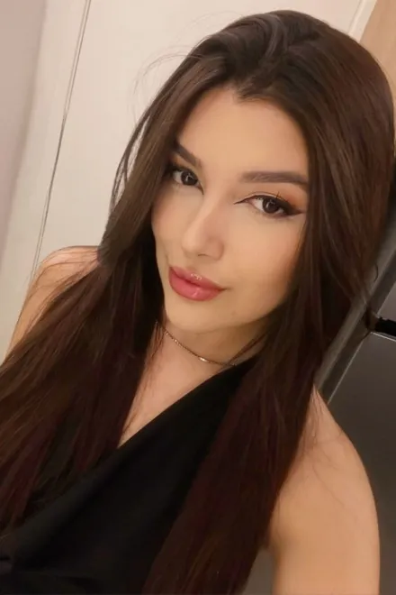Brunette Brazilian escort in Euston - Nahida - image 9