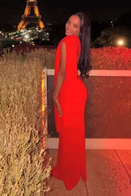 Brunette Brazilian escort in Bayswater - Lukarta - image 14