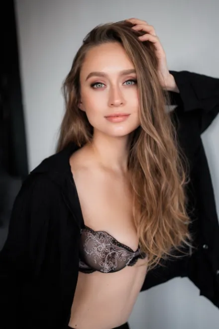 Light Brown Russian escort in Earl's Court - Adona - image 3
