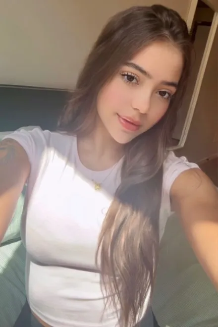 Brunette Brazilian escort in Earl's Court - Cariba - image 18