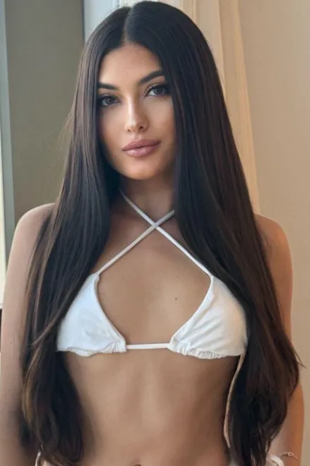 Escort in West Kensington - Emesta - image 1