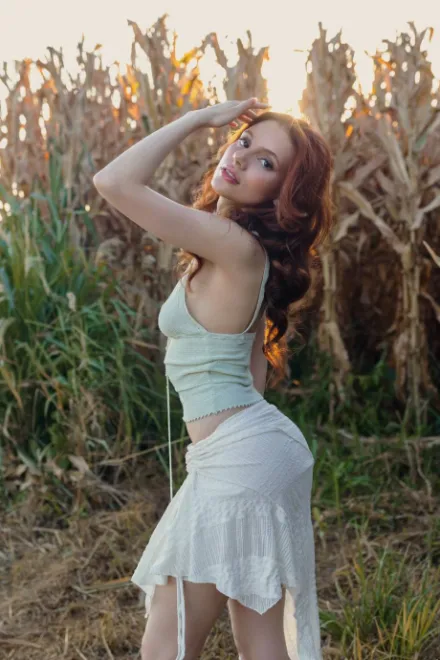 Redhead Brazilian escort in Bond Street - Fire - image 13