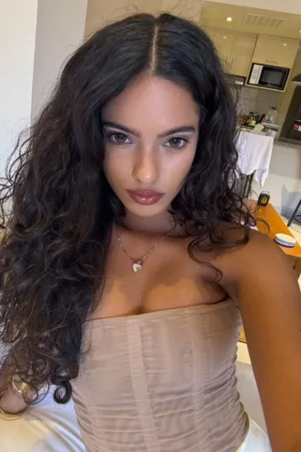 Brunette Brazilian escort in St. James's Park - Damita  - image 10