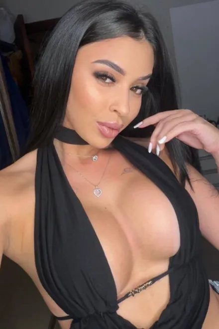 Brunette Brazilian escort in Paddington - Omni - image 2
