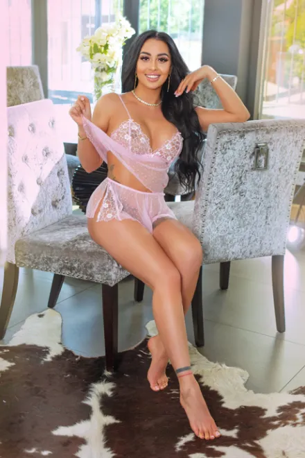 Brunette Eastern European escort in Paddington - Gia - image 10