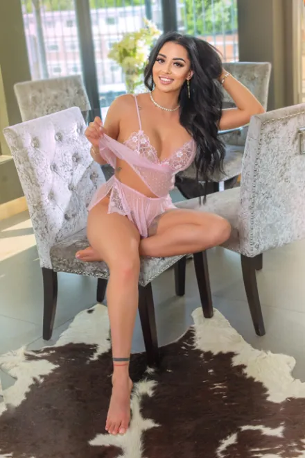 Brunette Eastern European escort in Paddington - Gia - image 11