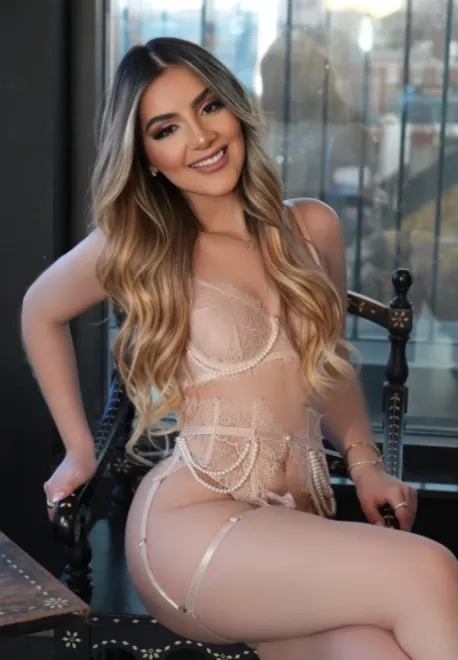 Blonde Brazilian escort in Canary Wharf - Novelli - image 9