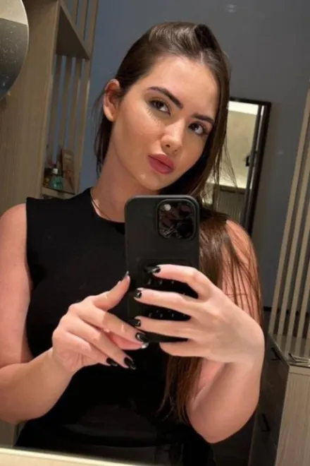 Brunette Brazilian escort in West Kensington - Juturna - image 9