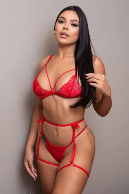 Brunette Brazilian escort in Goodge Street - Edelmira - image 2