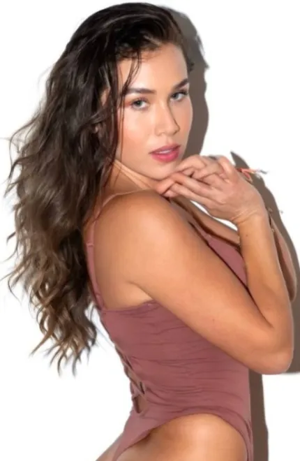 Brunette Mexican escort in South Kensington - Ori - image 2