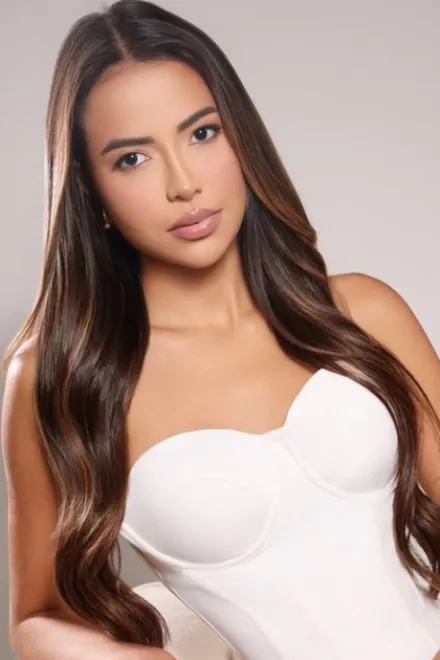 Brunette Brazilian escort in Great Portland Street - Tejana - image 1