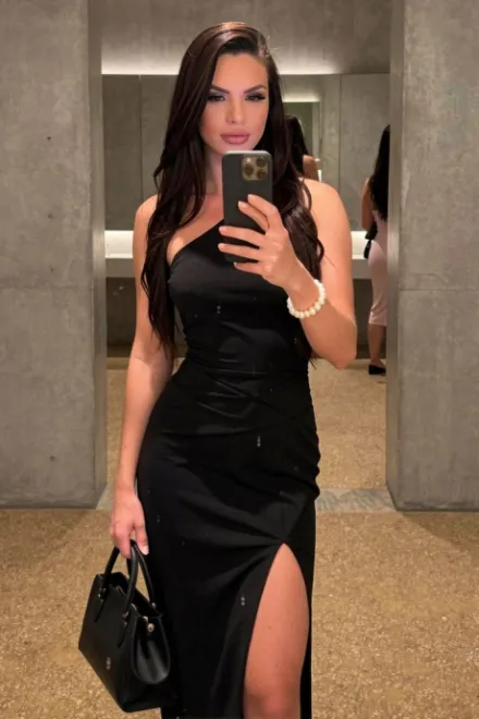 Brunette Brazilian escort in Mayfair - Nilou - image 10