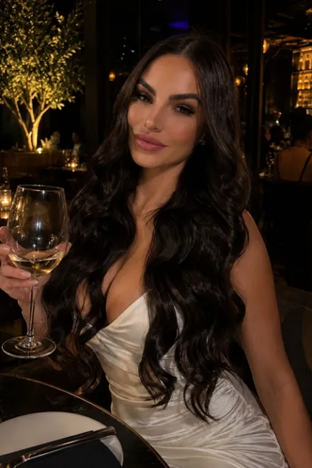 Brunette Brazilian escort in Mayfair - Nilou - image 16