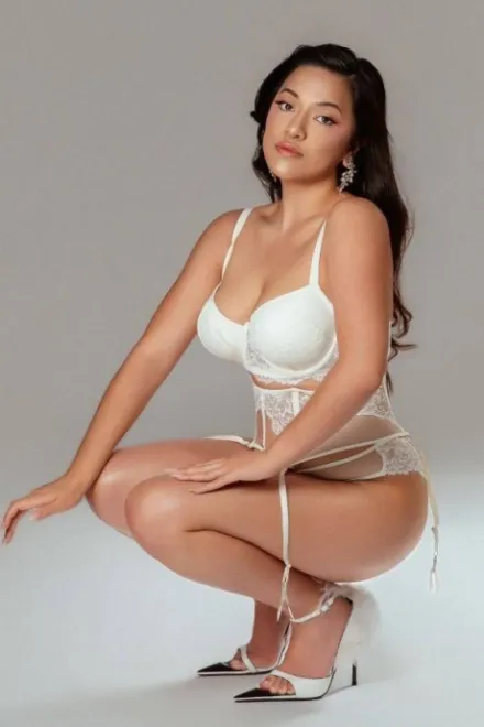 Brunette Spanish escort in South Kensington - Fruki - image 4
