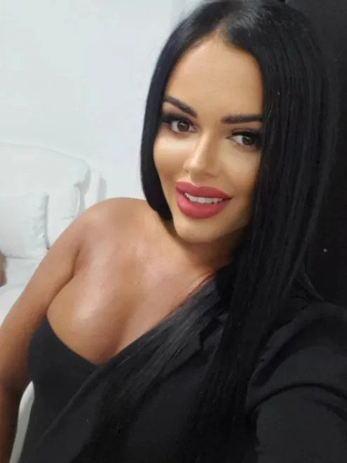 Brunette Eastern European escort in Marylebone - Jade - image 13