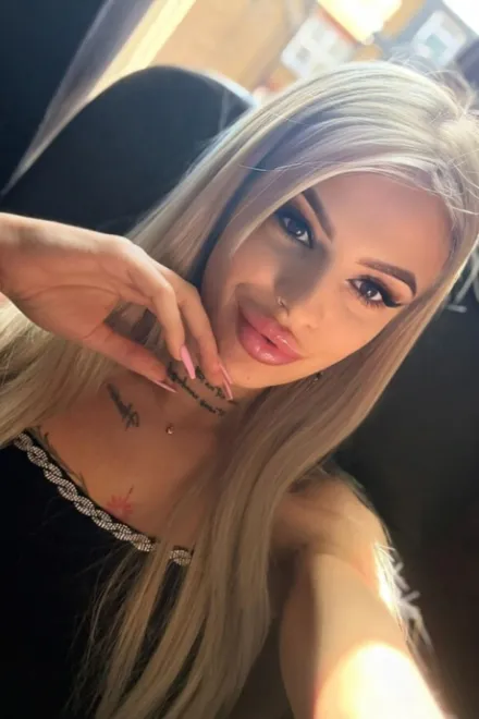 Blonde Eastern European escort in Marble Arch - Jess - image 16