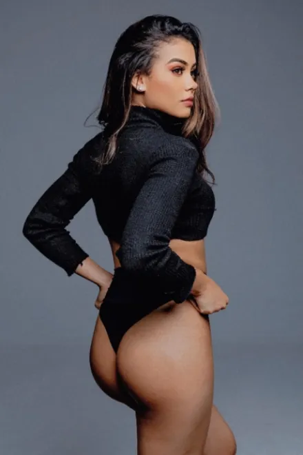 Blonde Brazilian escort in Earl's Court - Carpa - image 5