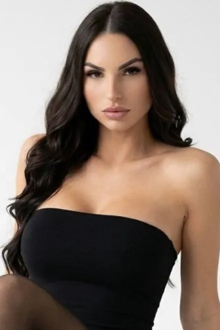 Escort in Mayfair - Nilou - image 1