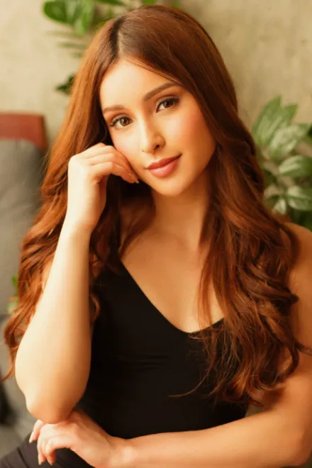 Brunette Brazilian escort in Earl's Court - Hora - image 2