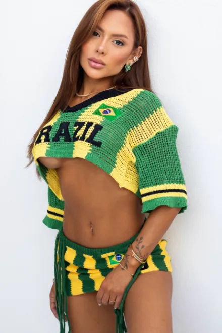 Brunette Brazilian escort in Sloane Square - Emily - image 6
